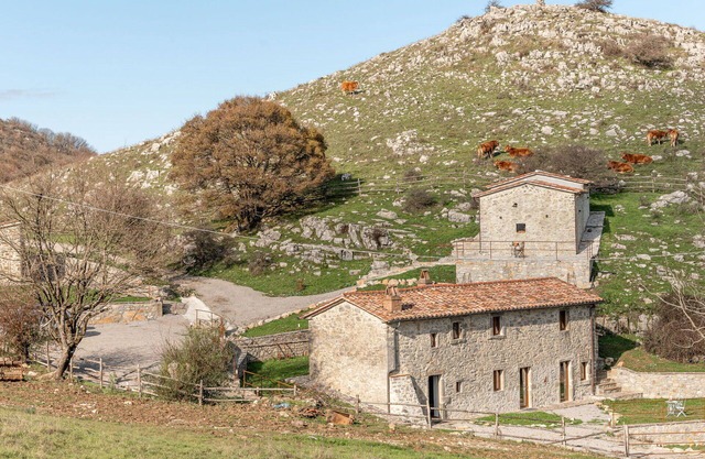 Bonito apartamento en villa con patio, mascotas permitida, vista panorámica y aparcamiento