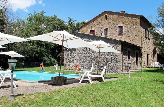 Precioso apartamento en villa con WIFI, piscina, TV, patio, mascotas permitida y aparcamiento