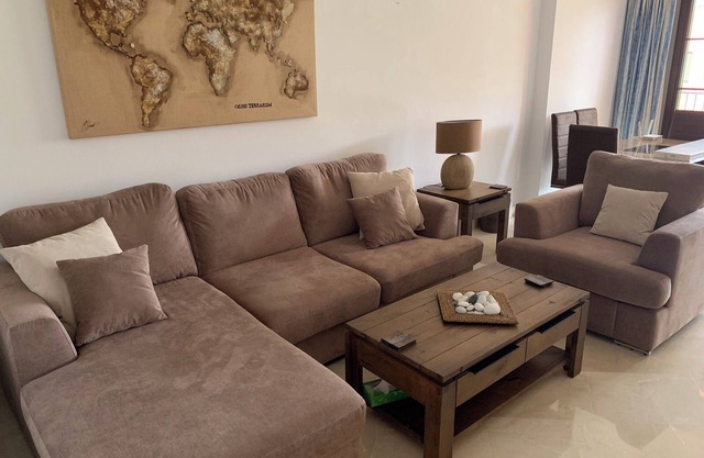 Apartamento de 3 dormitorios en el complejo Golf and Country Club
