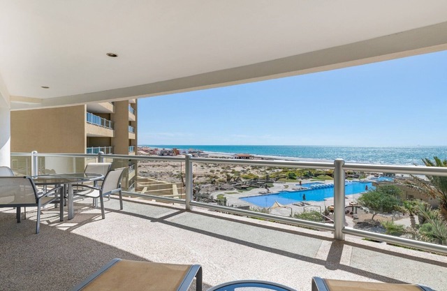 Hermoso condominio frente a la playa en Luna Blanca