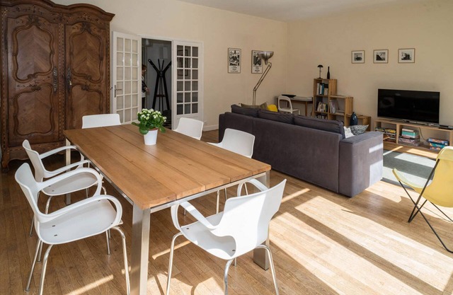 BELLO APARTAMENTO LUMINOSO CLASE 3* APARCAMIENTO / WIFI gratis