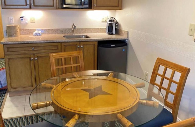 Beautiful Cape Cod COVE Resort - 8/13 to 20th only! Sleeps 4, all amenities