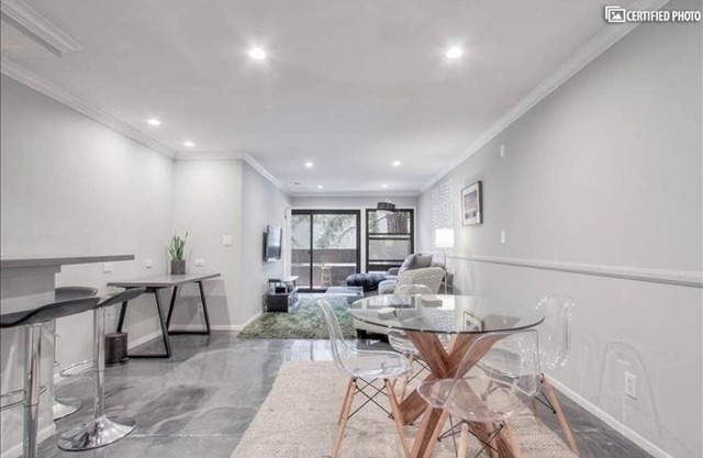 Hermoso condominio cerca de la playa, vida nocturna, LMU, LAX y Silicon Beach.