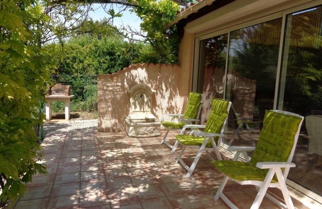 Hermosa casa de campo en alquiler con piscina a los pies del Mont Ventoux en Bedoin