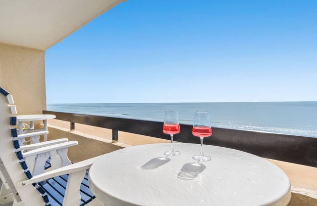 Hermoso condominio OceanFront actualizado que incluye ropa de limpieza Calefactable Piscina cubierta HotTub