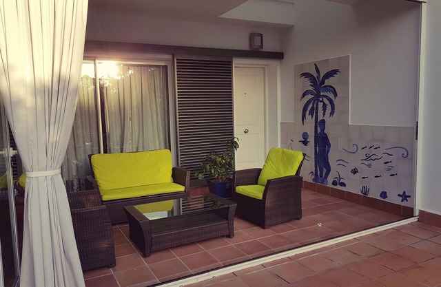 Preciosa casa urb. privada 3 plantas jardin, wifi, 7 min pueblo y 5 de la playa