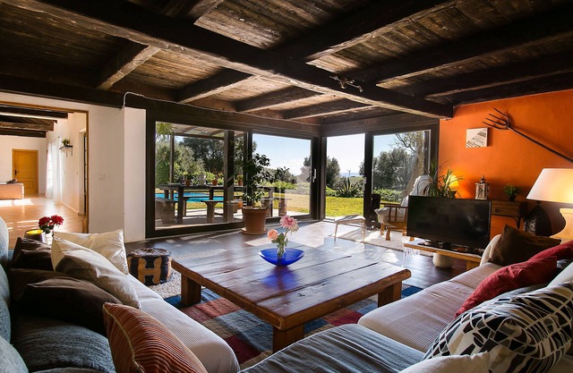 Villa bellamente restaurada que ofrece relajación total en el corazón de Andalucía