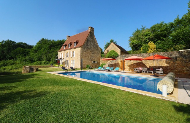 CASA DE LUJO CON PISCINA PRIVADA CALIENTADA A UNOS PASOS DE SARLAT