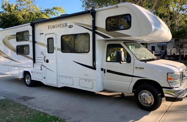 HERMOSA FAMILIA RV W / BUNKS PARA LOS NIÑOS COMO NUEVA CONDICIÓN MASCOTA AMIGABLE