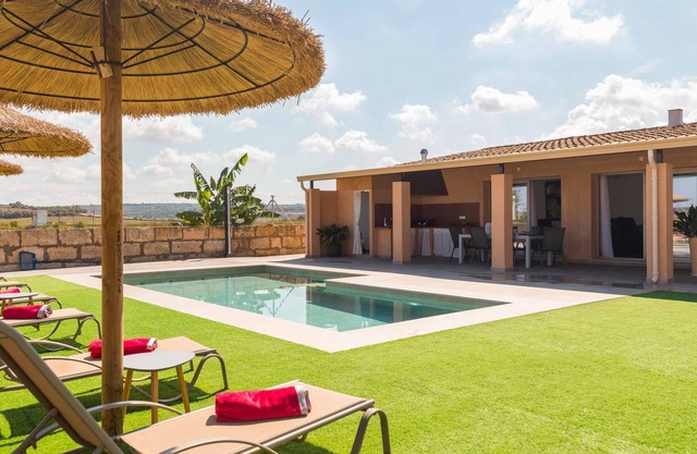 Bonita finca con piscina y jardín en Ariany.