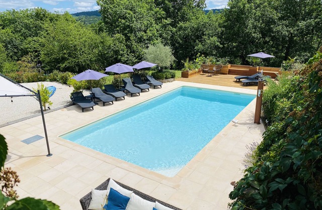 Hermosa casa recientemente renovada, con piscina privada y jardín
