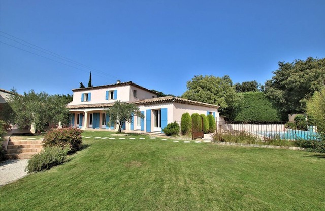 Hermosa villa de vacaciones con piscina en Saint-Antoine