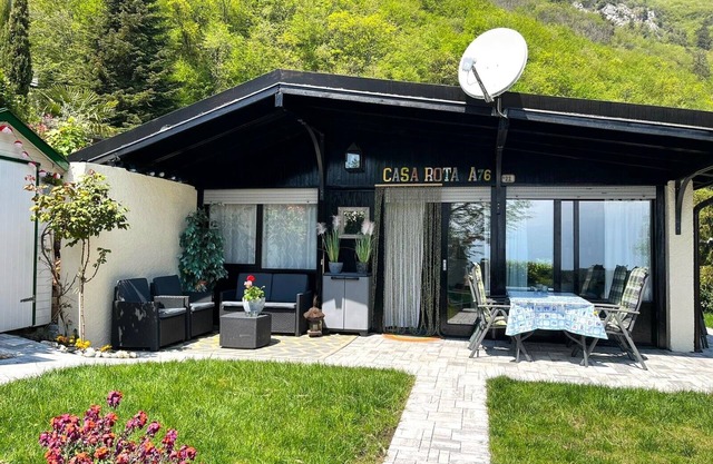 Precioso bungalow con un hermoso paisajes verdes para relajarse