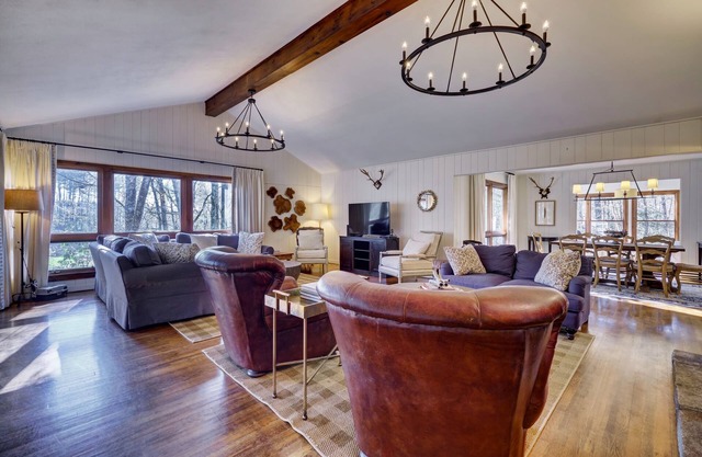 Beautiful High Hampton-Charming 5-bedroom cottage