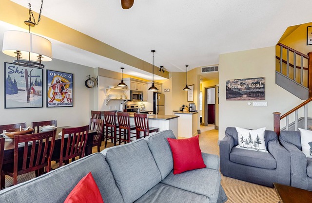 Beautiful Home w/ Free WiFi, Fireplace, Private Washer/Dryer, and Shared Pool
