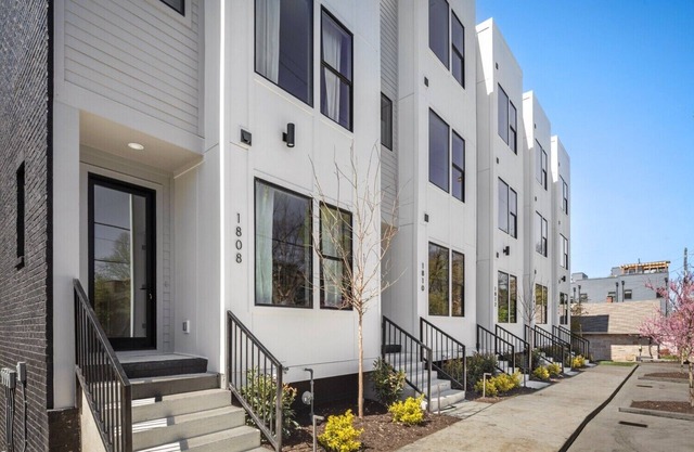 Beautiful Home in the Middle of Vanderbilt, Belmont & Music Row