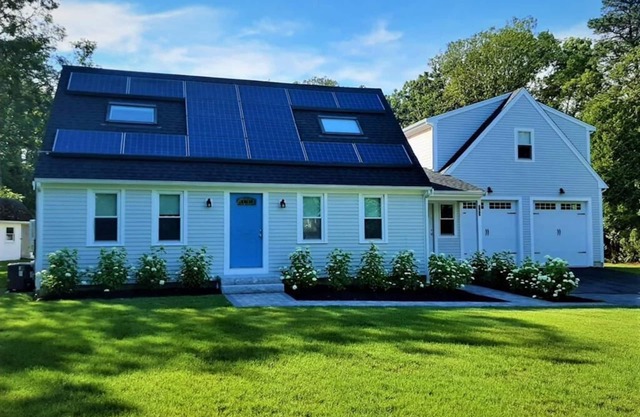 Beautiful home!!! Private game room, swimming pool and pets allowed.