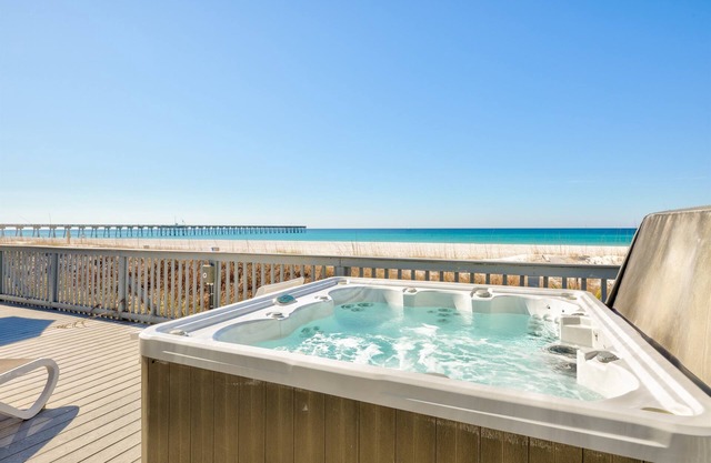 Hermosa casa con bañera de hidromasaje directamente en la playa - 7 casas abajo de Pier Park