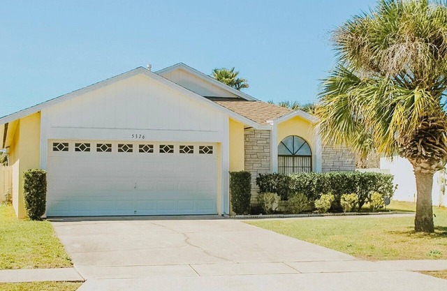 Hermosa casa en Disney's DOORSTEP !! ¡A solo 4 millas de distancia!