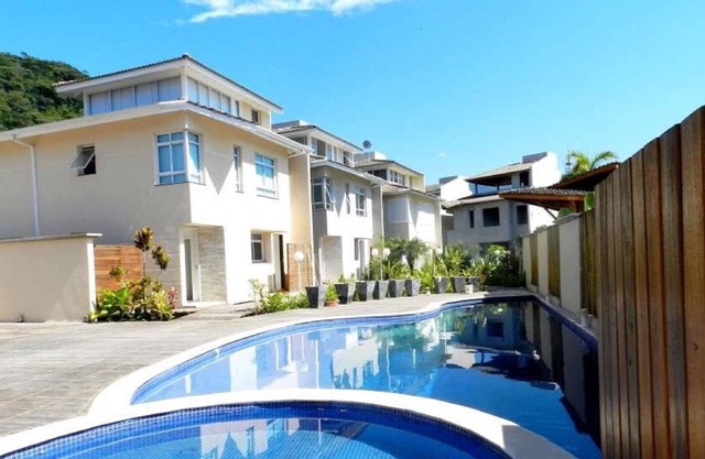 DESCARGADO !!! Casa Cond cerrado 5 dormitorios, 300 metros de playa, Camburi, Sao Sebastiao