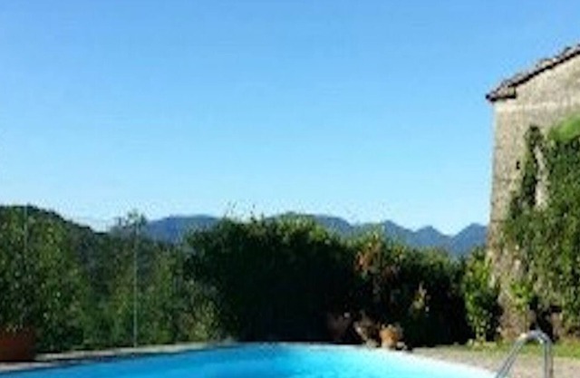 HERMOSA CASA CON PISCINA