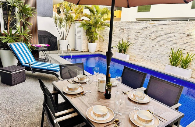 beautiful house with pool very close to the beach!