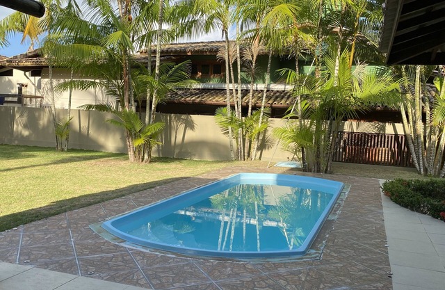 Linda casa con piscina y en condominio cerrado