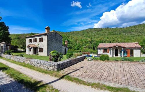 Beautiful Villa Ida & Mirko with pool in Buzet