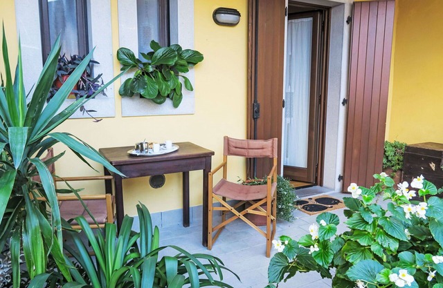 Acogedor apartamento para 2 personas con TV, terraza y aparcamiento
