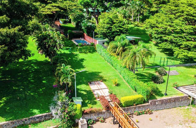 Beautiful Lakefront House in Lago Coatepeque!