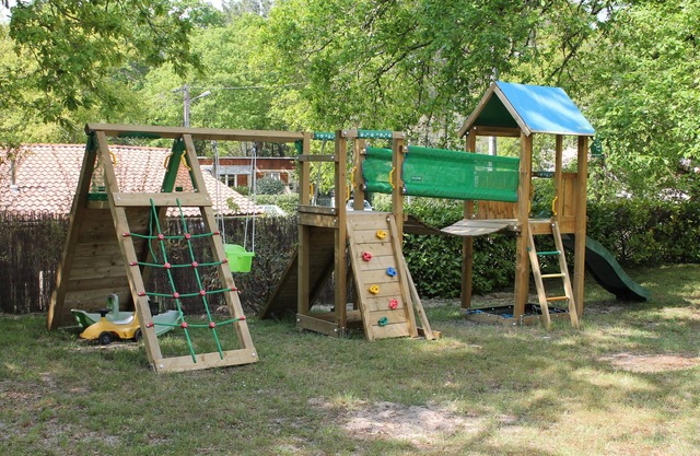 PROMOCIÓN a finales de agosto hermoso chalet junto al lago spa, piscina, canoa, bicicletas, confort para bebés