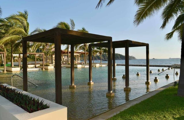 HERMOSO CONDOMINIO DE LUJO FRENTE AL OCÉANO, ¡EL MEJOR LUGAR DE MANZANILLO! ¡VISITA EL MEJOR LUGAR!