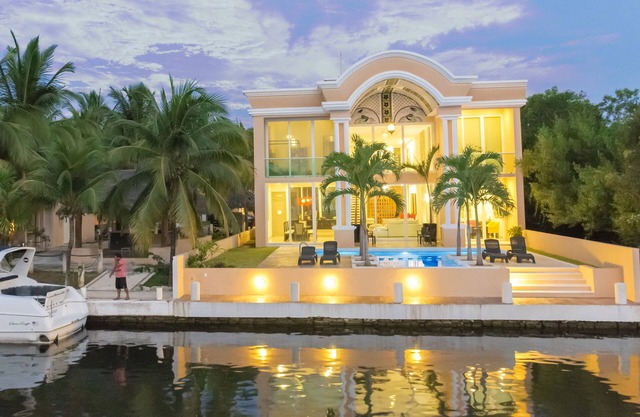 Beautiful mansion in Puerto Aventuras with pool