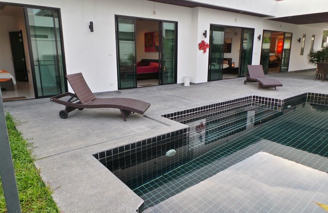Beautiful Modern Villa PRIVATE POOL, 3 BDR, 3 BATH, Very Close to the Beaches..