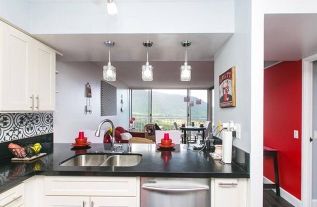 Hermoso condominio con vista al mar y a la montaña con wifi gratis, cable, seguridad 24/7,