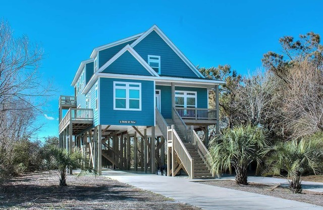 Beautiful, Ocean View 4 BR/4 BA Home-1 Minute Walk to Beach/Pets-Sleeps 12