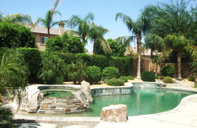 HERMOSA PISCINA HOGAR EN EL PARAÍSO