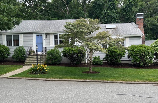 Beautiful Popponesset Beach Home, short walk to the beach