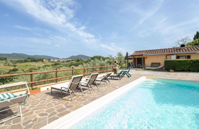Casa de vacaciones privada con WIFI, jacuzzi, piscina privada, TV, vista panorámica, aparcamiento