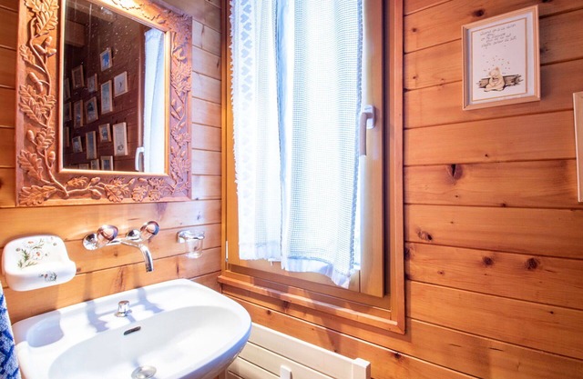 Preciosa casa de vacaciones privada para 7 personas con WIFI, TV, terraza y aparcamiento