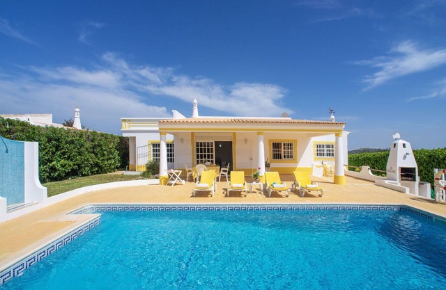 Maravillosa casa de vacaciones privada con WIFI, piscina privada, A/C, TV, terraza y aparcamiento