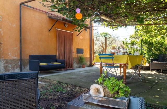 Estupenda casa de vacaciones privada con WIFI, A/C, TV, patio, mascotas permitida y aparcamiento
