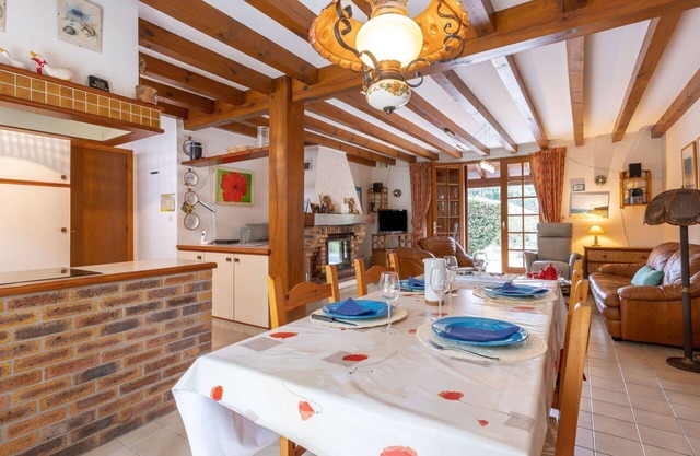 Preciosa casa de vacaciones privada con WIFI, TV, terraza, mascotas permitida y aparcamiento