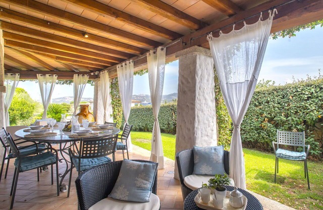 Maravillosa casa de vacaciones privada con A/C, WIFI, TV, patio, mascotas permitida y aparcamiento