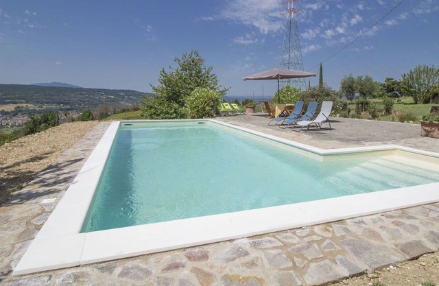 Casa de vacaciones privada con WIFI, piscina privada, TV, patio, vista panorámica, aparcamiento