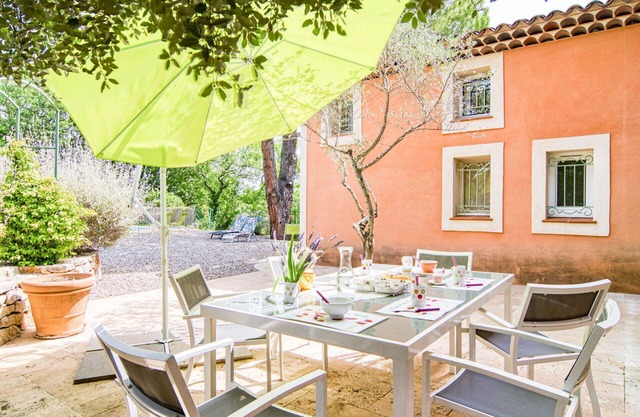Casa de vacaciones privada con WIFI, piscina privada, TV, patio, mascotas permitida, aparcamiento