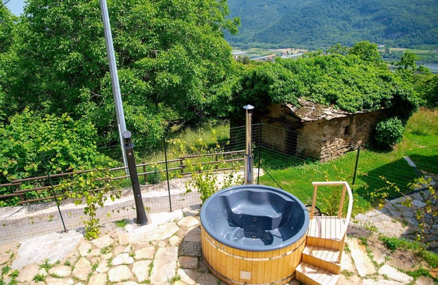 Casa de vacaciones privada con WIFI, jacuzzi, TV, patio, vista panorámica, aparcamiento