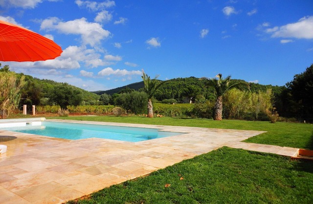 Hermosa propiedad con piscina con una vista excepcional