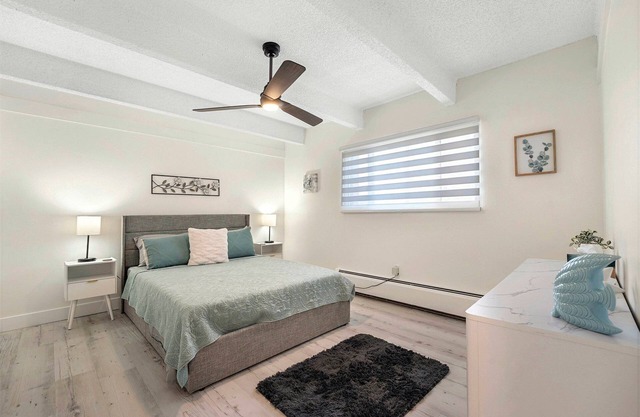 Beautiful remodeled 1-bedroom condo in Littleton/ Englewood with Pool