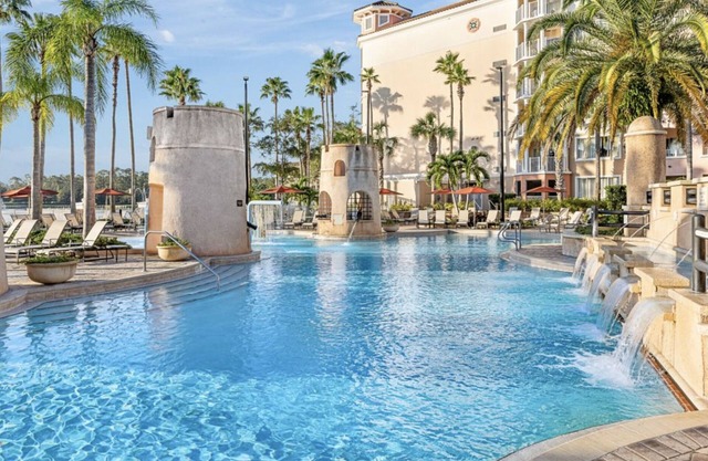 Beautiful resort guest room - sleeps four - NEW VERY REDUCED rate till 1/2/24